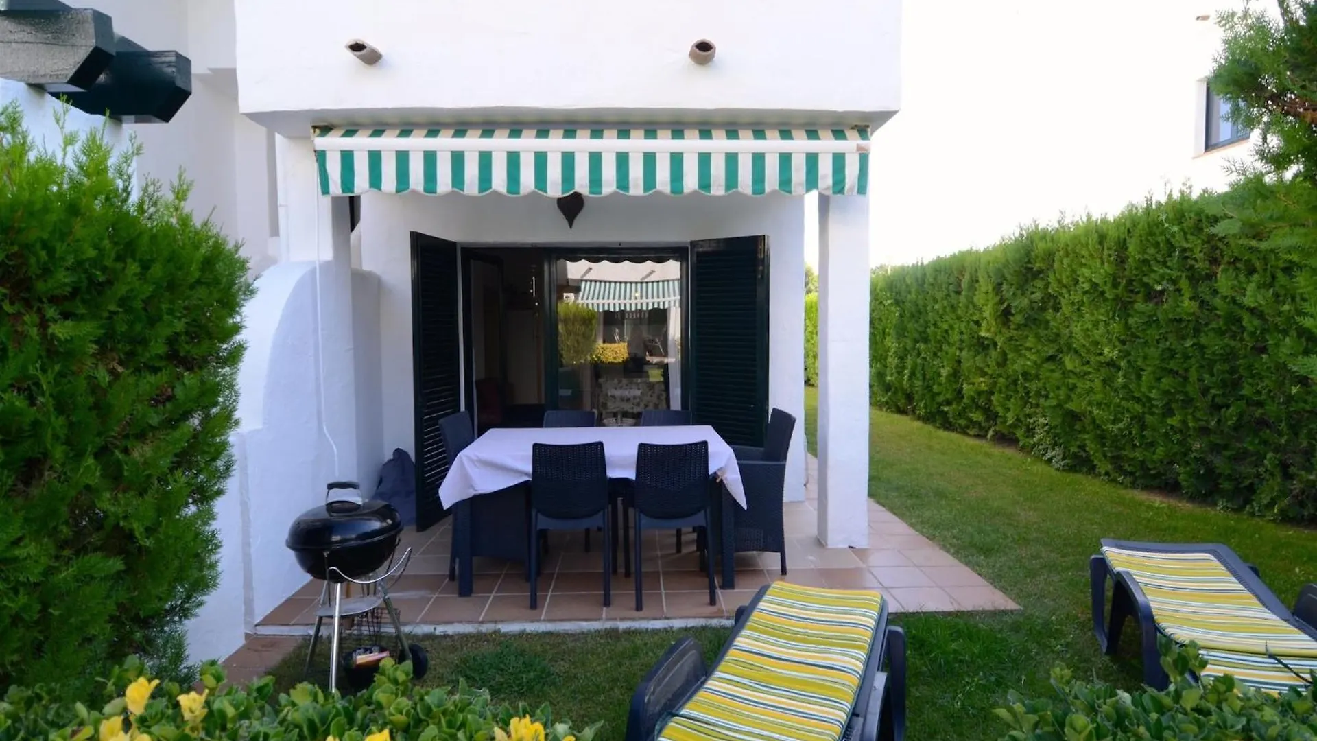 The Apartment In Pals Has 2 Bedrooms 0*,  Spain